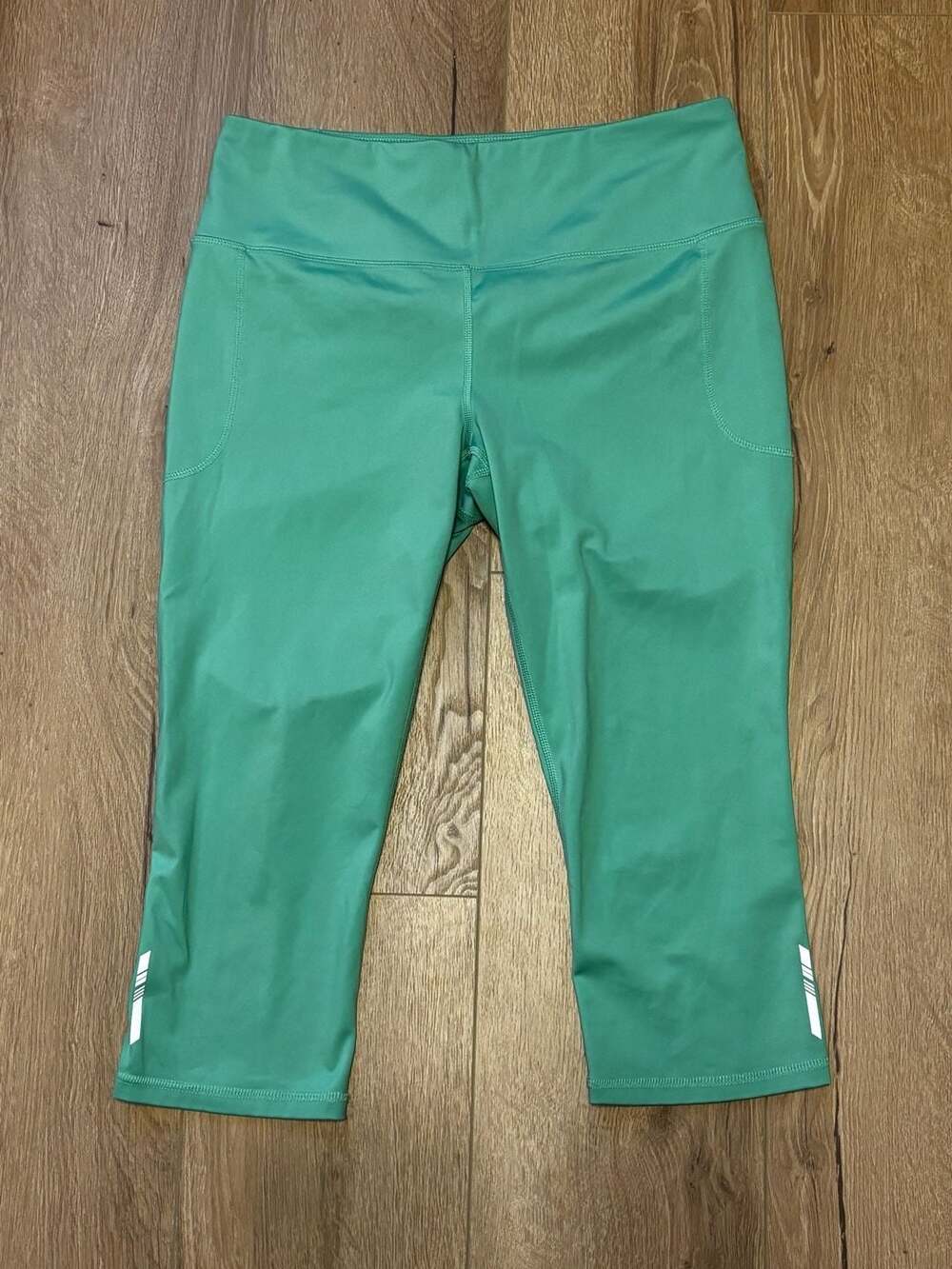 DSG Women's Athletic Performance Capri Leggings Size L